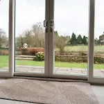 Roxby A Stunning On The Banks Of The River Within A 2 Minute Walk Of Ullswater And Nyaraló *