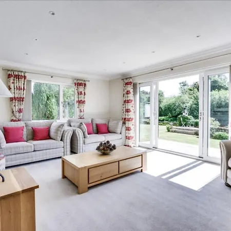 Roxby A Stunning On The Banks Of The River Within A 2 Minute Walk Of Ullswater And Holiday home Pooley Bridge