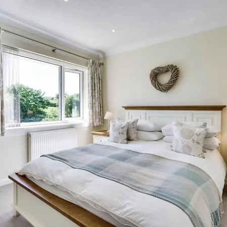 Roxby A Stunning On The Banks Of The River Within A 2 Minute Walk Of Ullswater And Holiday home