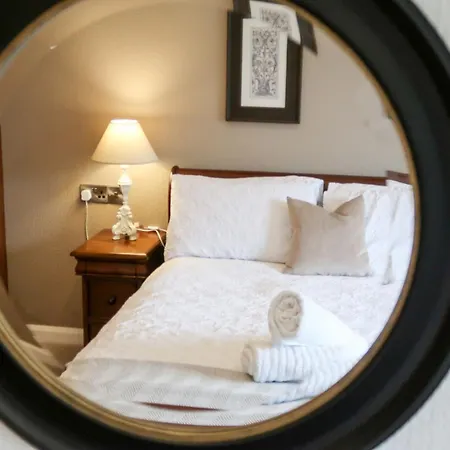 Roxby A Stunning On The Banks Of The River Within A 2 Minute Walk Of Ullswater And