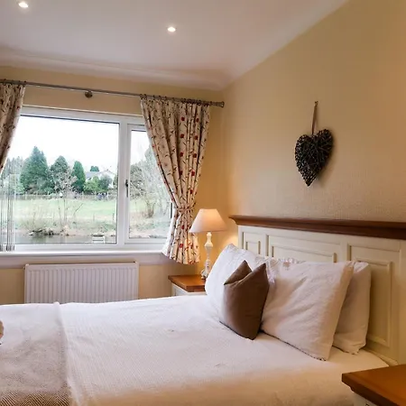 Roxby A Stunning On The Banks Of The River Within A 2 Minute Walk Of Ullswater And Ferienhaus Pooley Bridge